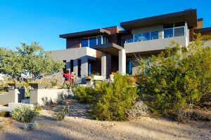 Us-Working-600pix-114