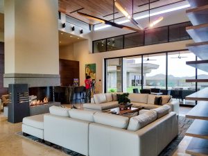 Us-Working-600pix-122