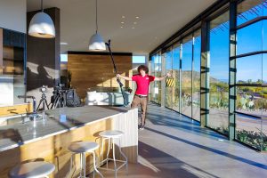 Us-Working-600pix-137