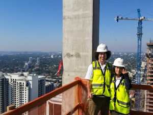 Us-Working-600pix-149